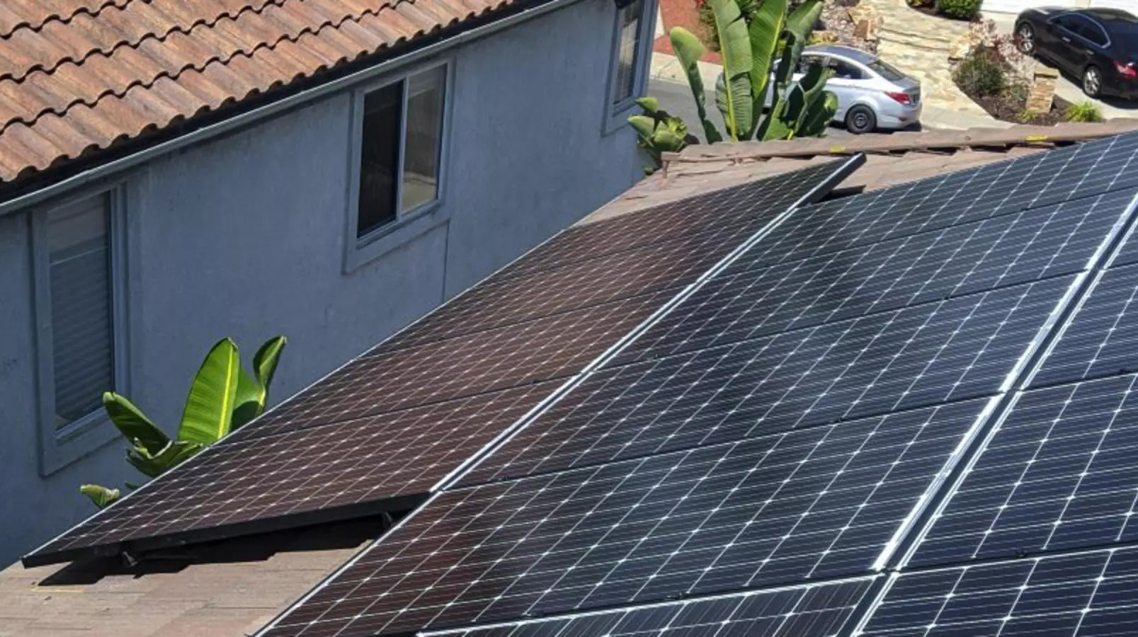 rs24104web-with-the-right-solar-panels-roof-size-doesnt-matter-1607x900